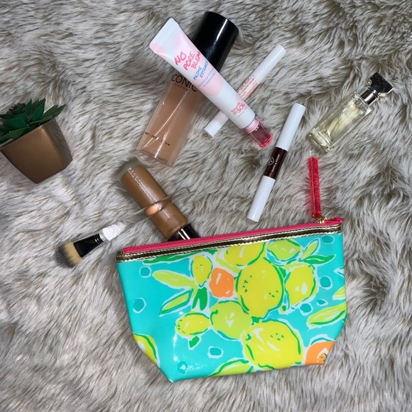 FREE Lily Pulitzer Makeup Bag with Purchase! - Picture 2 of 2